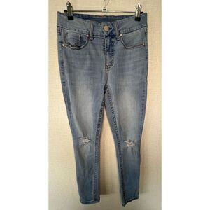 Seven7 Jeans Distressed Light Wash Skinny Jeans With Holes In Knees